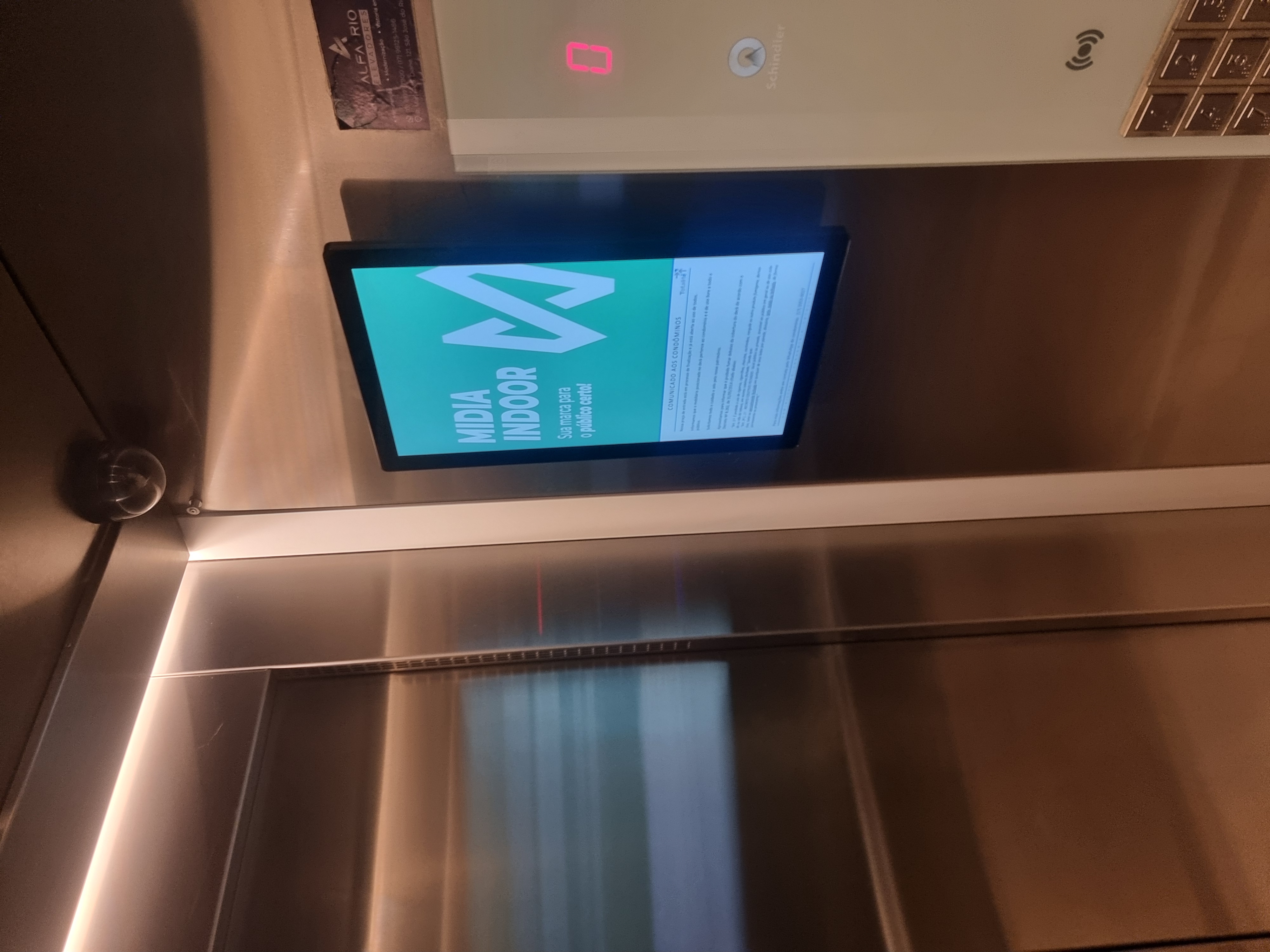 Tela em elevador